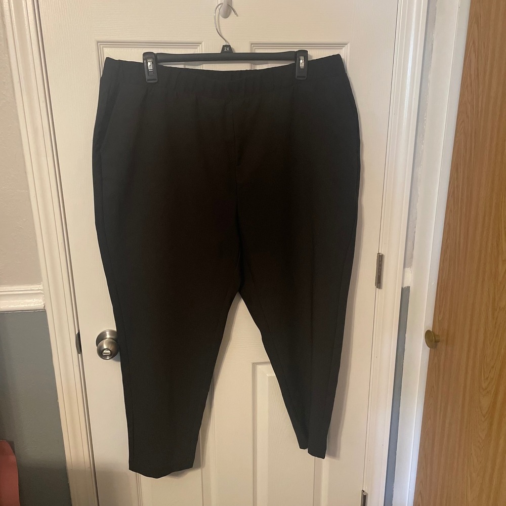 NWT Torrid Studio Refined Crepe High Rise Taper Pants Black Size 3 Regular